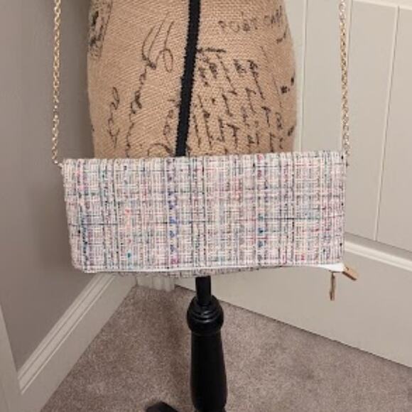 Cream Tweed Fold Over Bag. Gold Tone Hardware and Chain with White Satin Lining - Picture 1 of 14